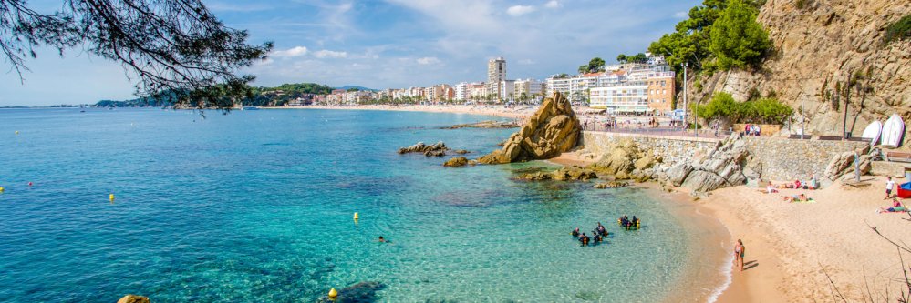 Disfruta de la Costa Brava en Pensión Completa (Lloret de ...